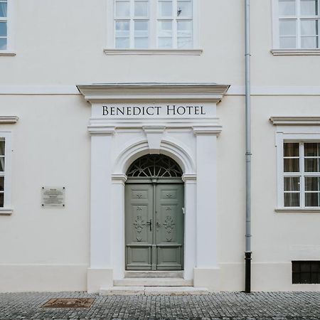 Benedict Hotel ケーセグ エクステリア 写真