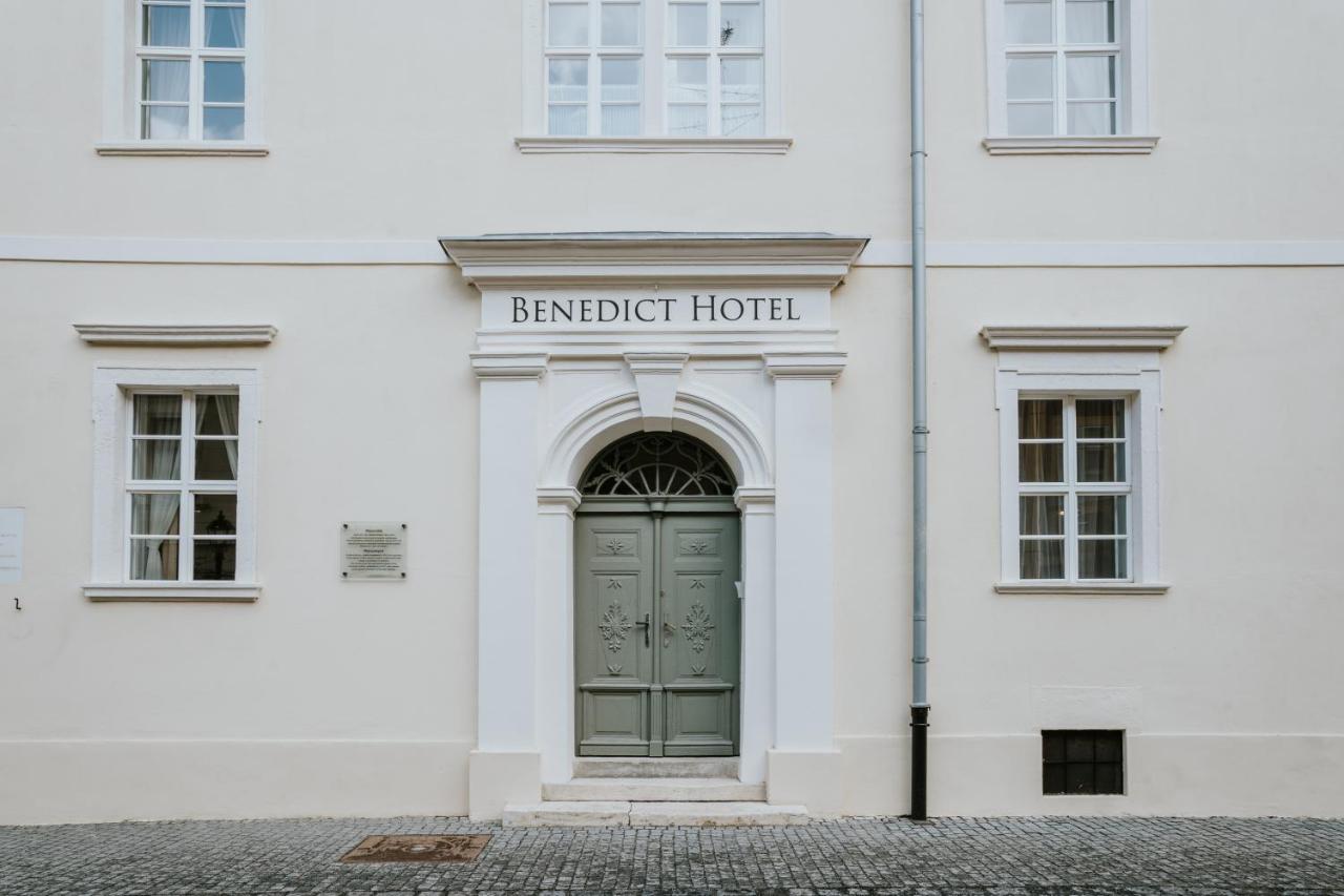 Benedict Hotel ケーセグ エクステリア 写真